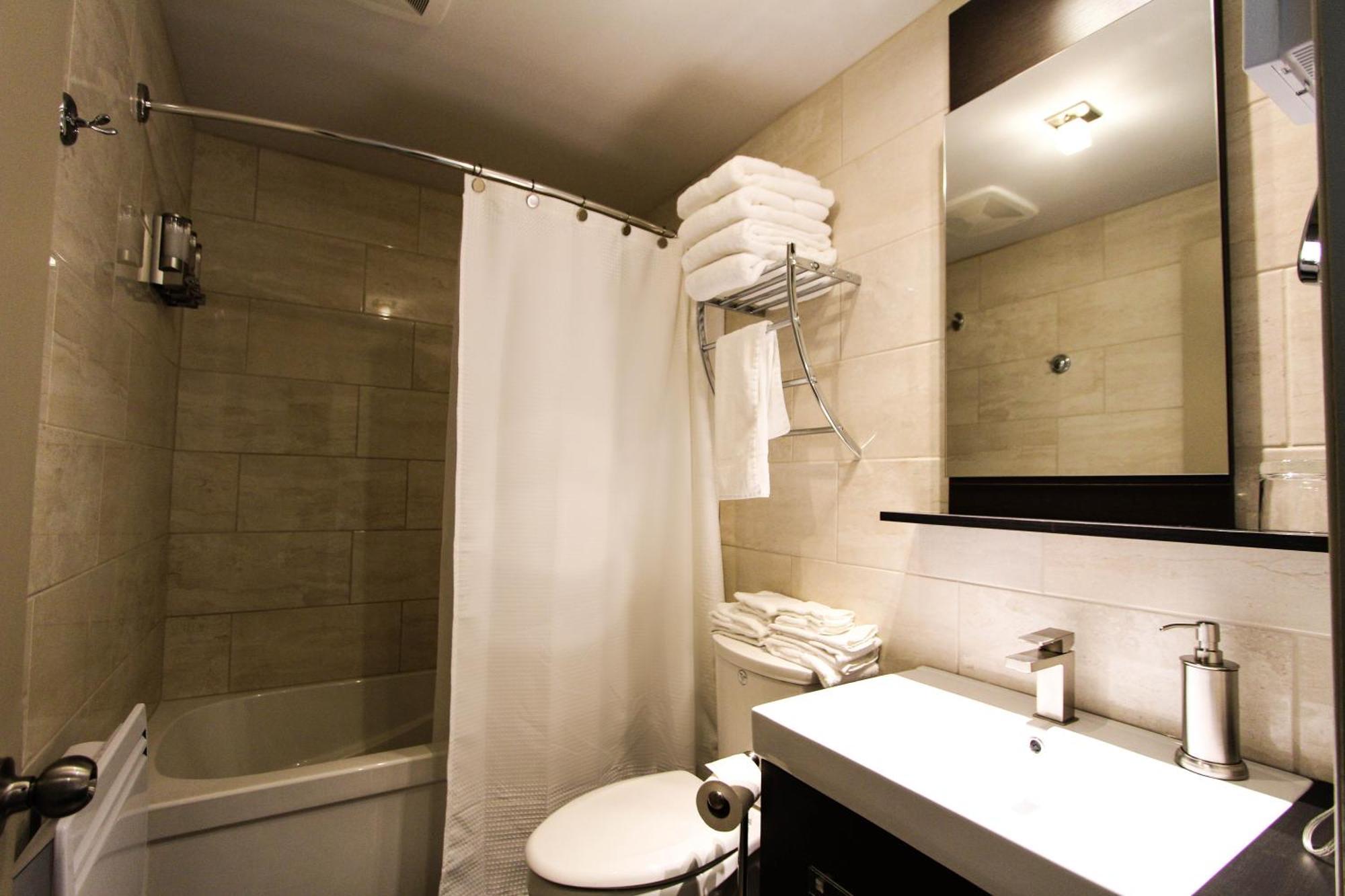 Hotel Saint-Germain Rimouski Room photo