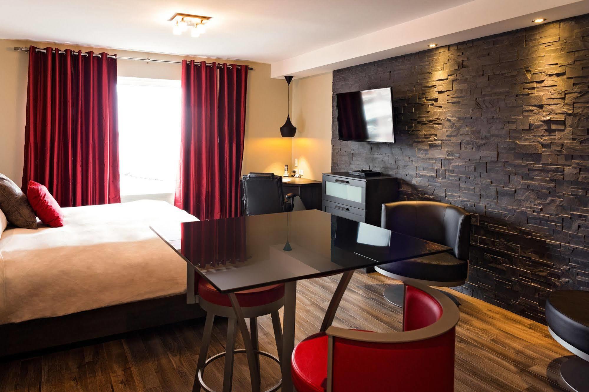 Hotel Saint-Germain Rimouski Exterior photo